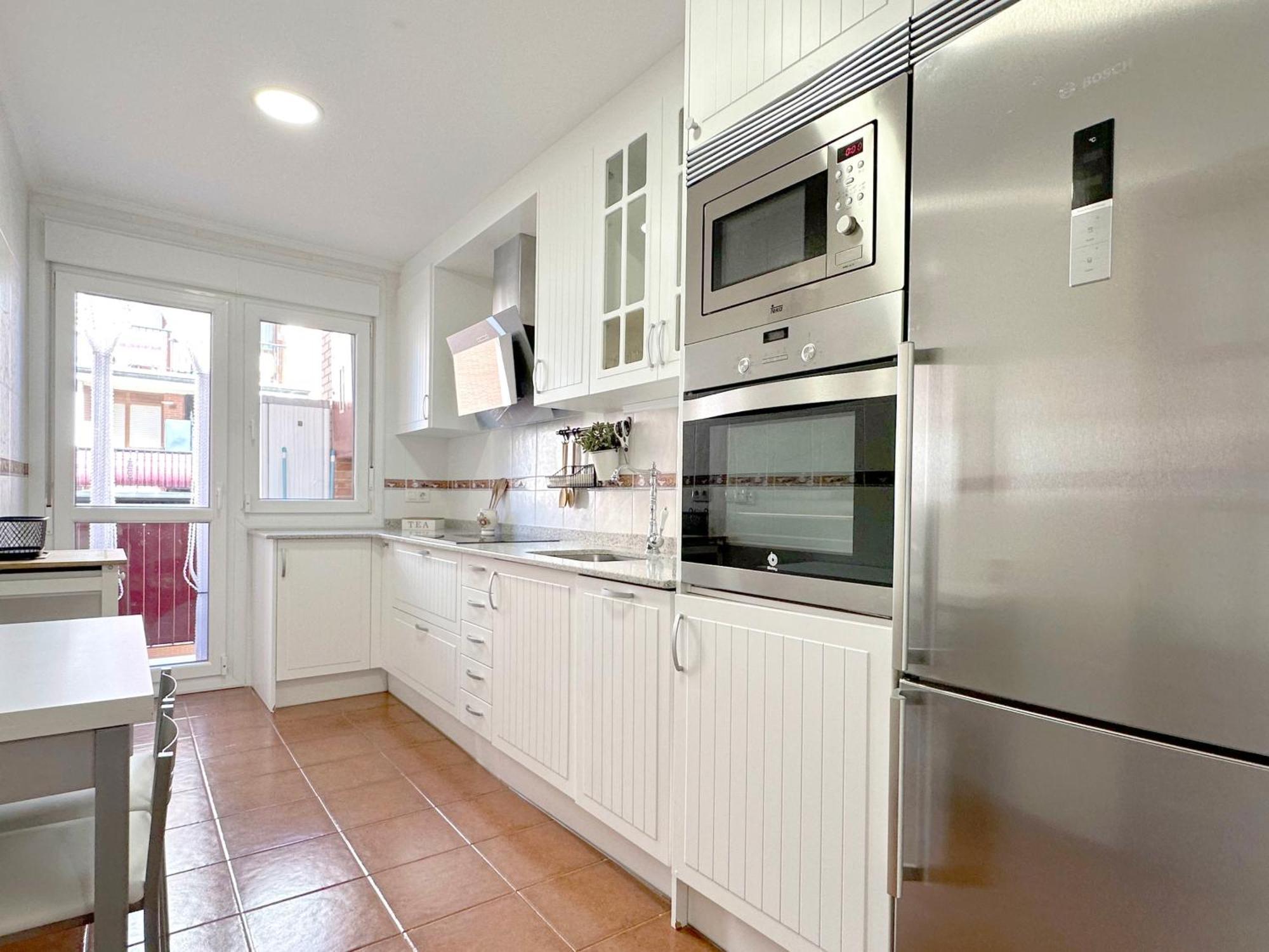 Ferienwohnung Apartamento Con Gran Terraza En El Centro Castro Urdiales Exterior foto