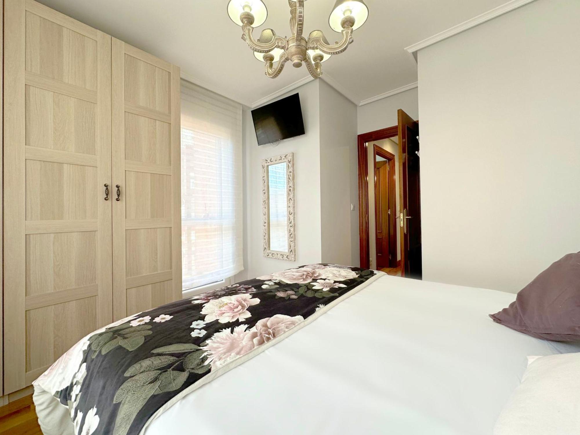 Ferienwohnung Apartamento Con Gran Terraza En El Centro Castro Urdiales Exterior foto
